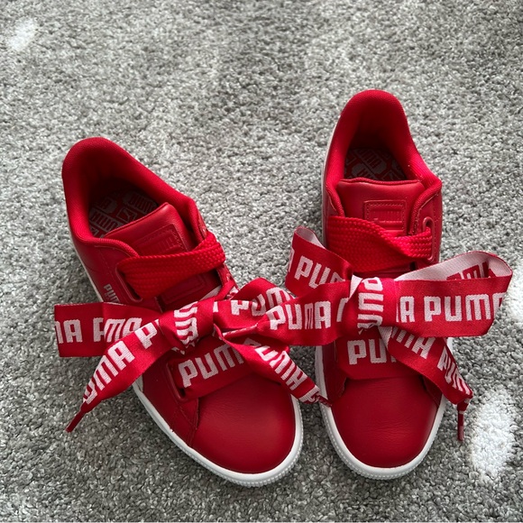 Puma basket heart sneaker NWT red bow - Picture 1 of 10